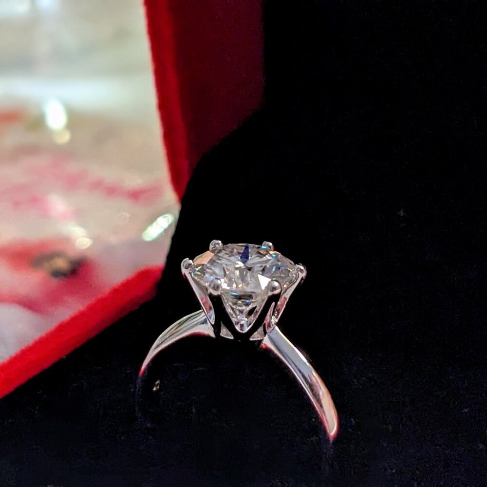 2CT MOISSANITE 18k White Gold-Plated over 925 Sterling Silver - Size 5, 6, 7, 8